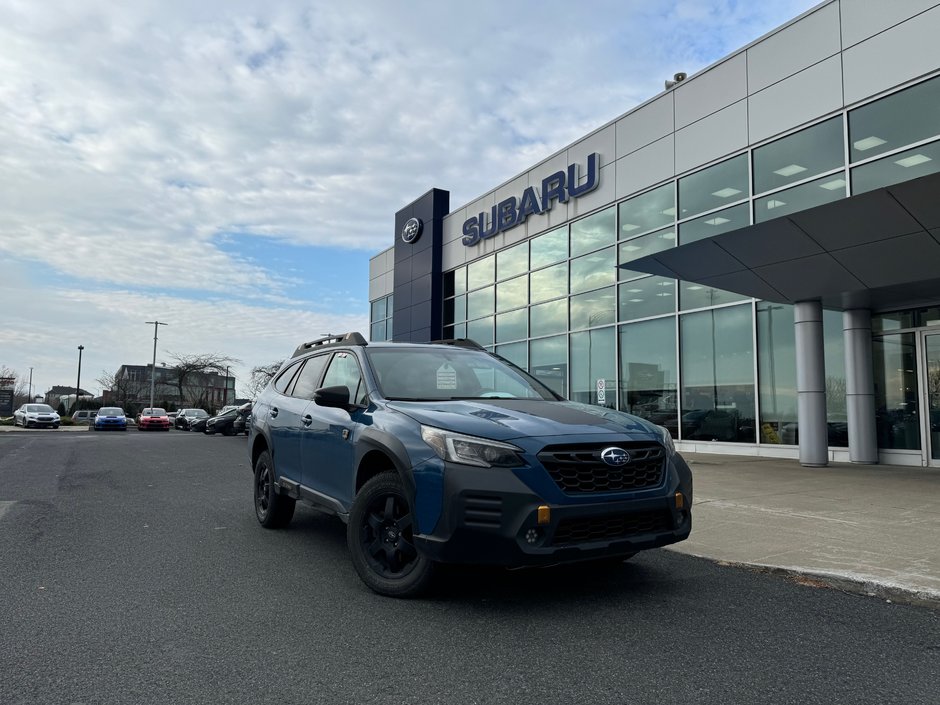 2022  Outback Wilderness 2.4L Turbo Toit Carplay CERTIFIÉ in Sainte-Julie, Quebec