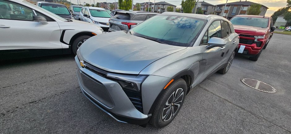 Blazer EV LT 2025 à Saint-Jean-Sur-Richelieu, Québec - w940px