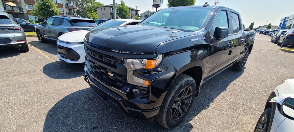 2024  Silverado 1500 Custom in Saint-Jean-Sur-Richelieu, Quebec - w940px