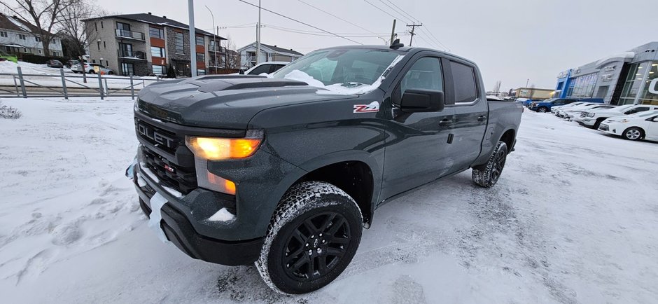 Chevrolet Silverado 1500 Custom Trail Boss 2025 à Saint-Jean-Sur-Richelieu, Québec - w940px