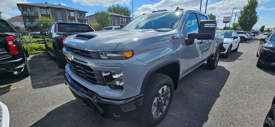 SILVERADO 2500 HD CUSTOM 2024 à Saint-Jean-Sur-Richelieu, Québec - w940px