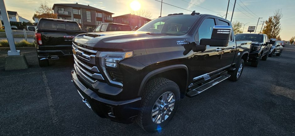 SILVERADO 2500 HD HIGH COUNTRY 2025 à Saint-Jean-Sur-Richelieu, Québec - w940px