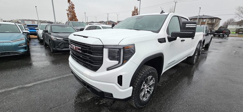 2025 GMC Sierra 1500 PRO in Saint-Jean-Sur-Richelieu, Quebec - w940px