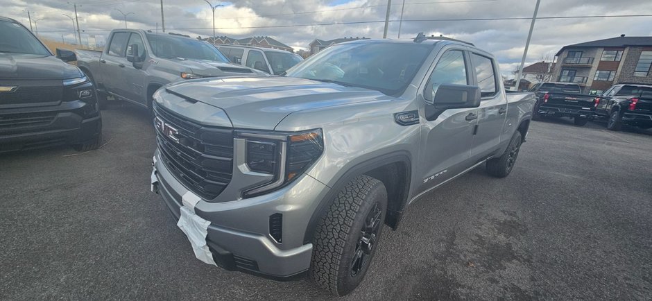 2025 GMC Sierra 1500 PRO in Saint-Jean-Sur-Richelieu, Quebec - w940px