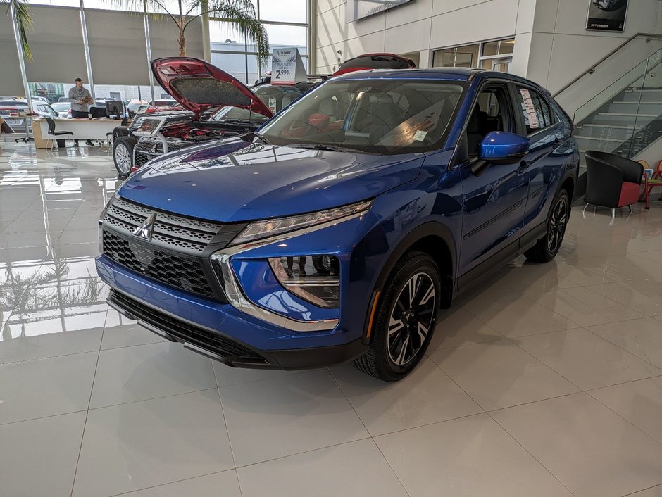 2024  ECLIPSE CROSS ES in Gatineau, Quebec