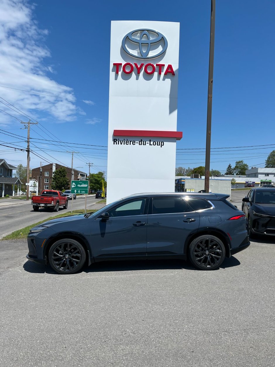 Toyota Crown Signia Limited 2025 à Rivière-du-Loup, Québec