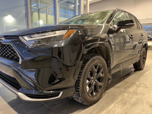 Toyota RAV4 Prime SE 2023 à Rivière-du-Loup, Québec