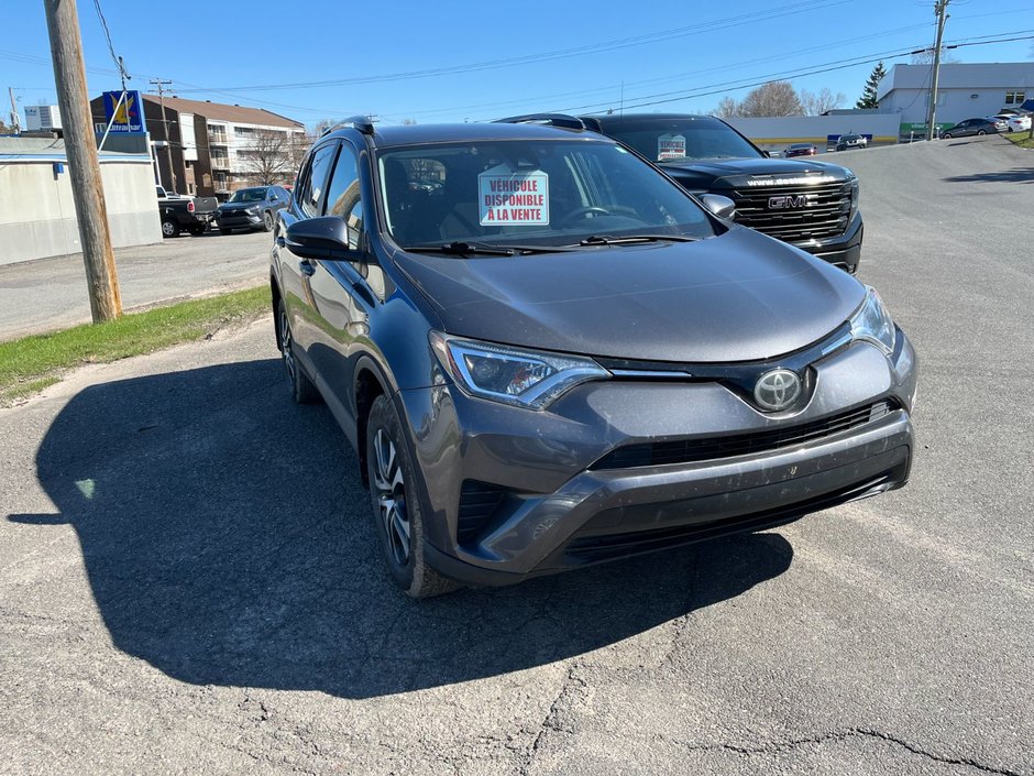 Toyota RAV4 LE AWD 2017 à Rivière-du-Loup, Québec