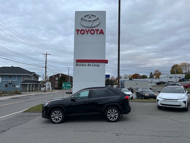 Toyota RAV4 XLE PREMIUM 2021 à Rivière-du-Loup, Québec