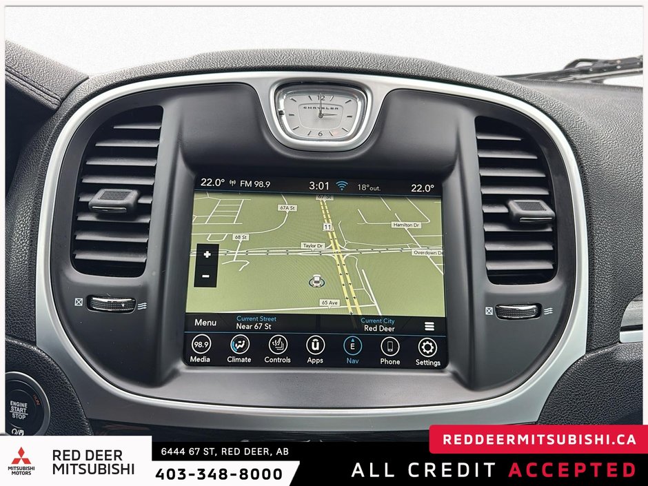 2022 Chrysler 300 Touring-17