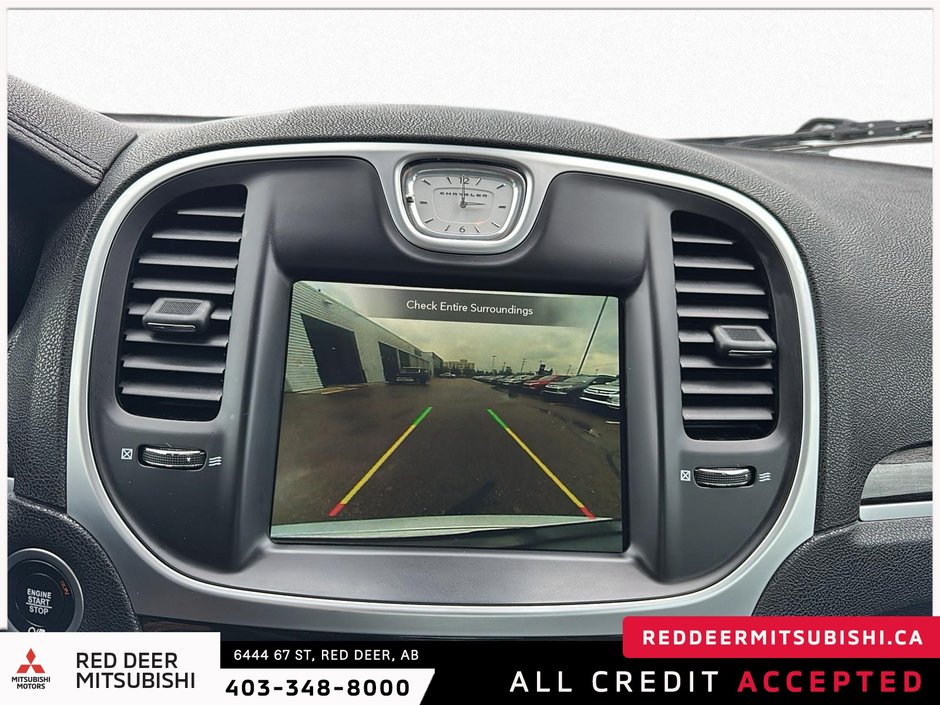 2022 Chrysler 300 Touring-16