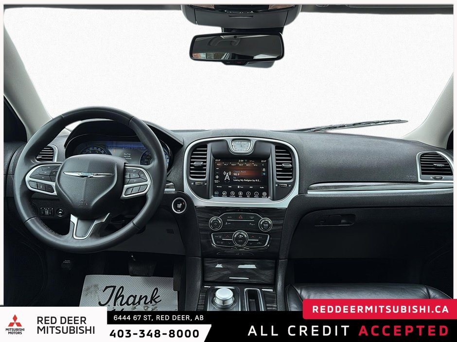 2022 Chrysler 300 Touring-8