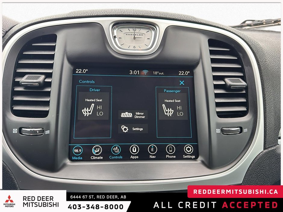 2022 Chrysler 300 Touring-15