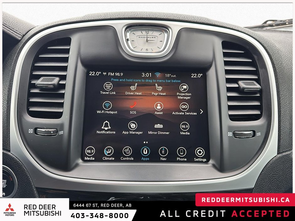 2022 Chrysler 300 Touring-18