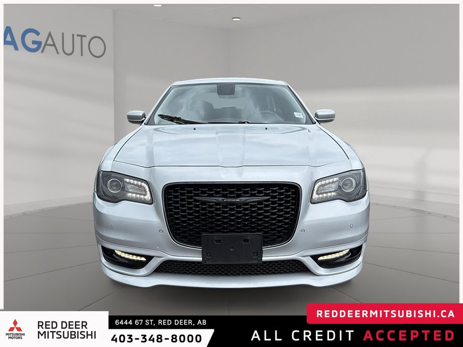 2022 Chrysler 300 Touring-1