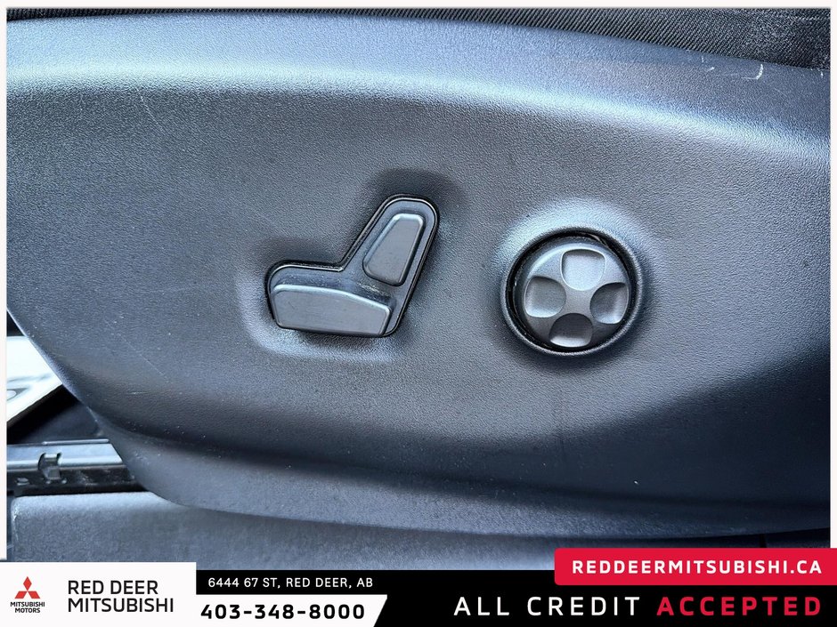 2025 Chrysler Pacifica Limited-16