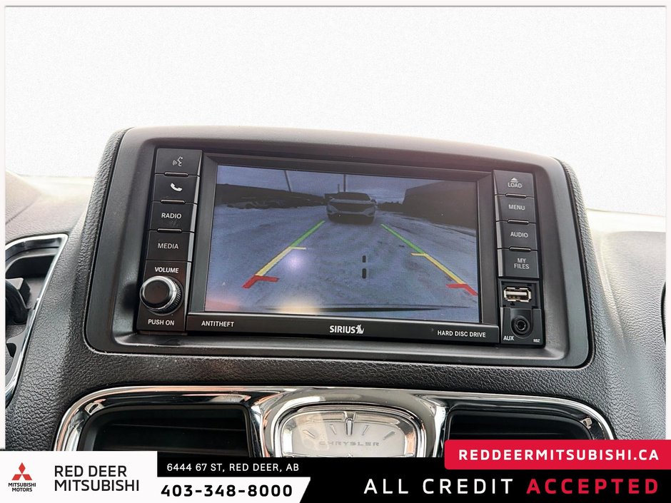 2016 Chrysler Town & Country Touring-L-23