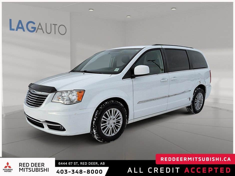 2016 Chrysler Town & Country Touring-L-0