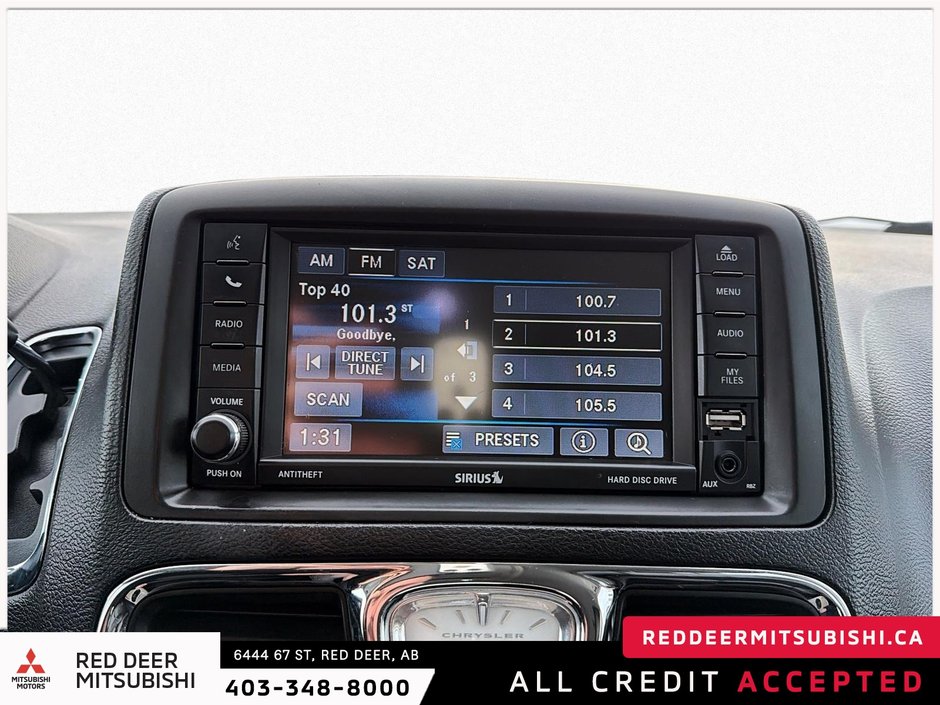 2016 Chrysler Town & Country Touring-L-24