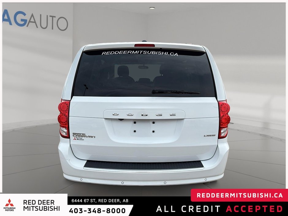 2017 Dodge Grand Caravan Crew-2