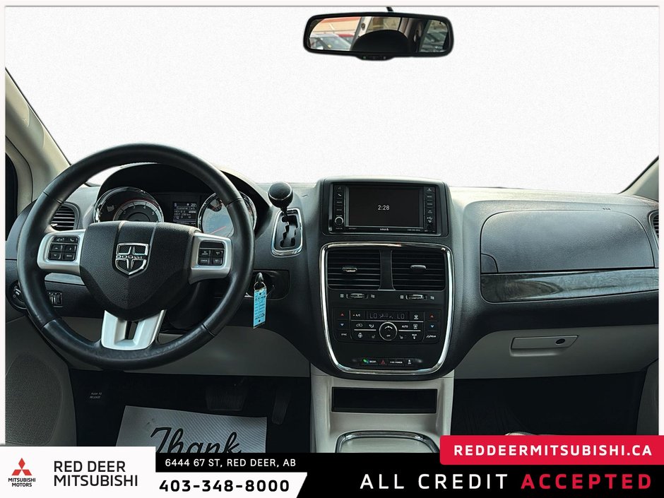 2017 Dodge Grand Caravan Crew-8