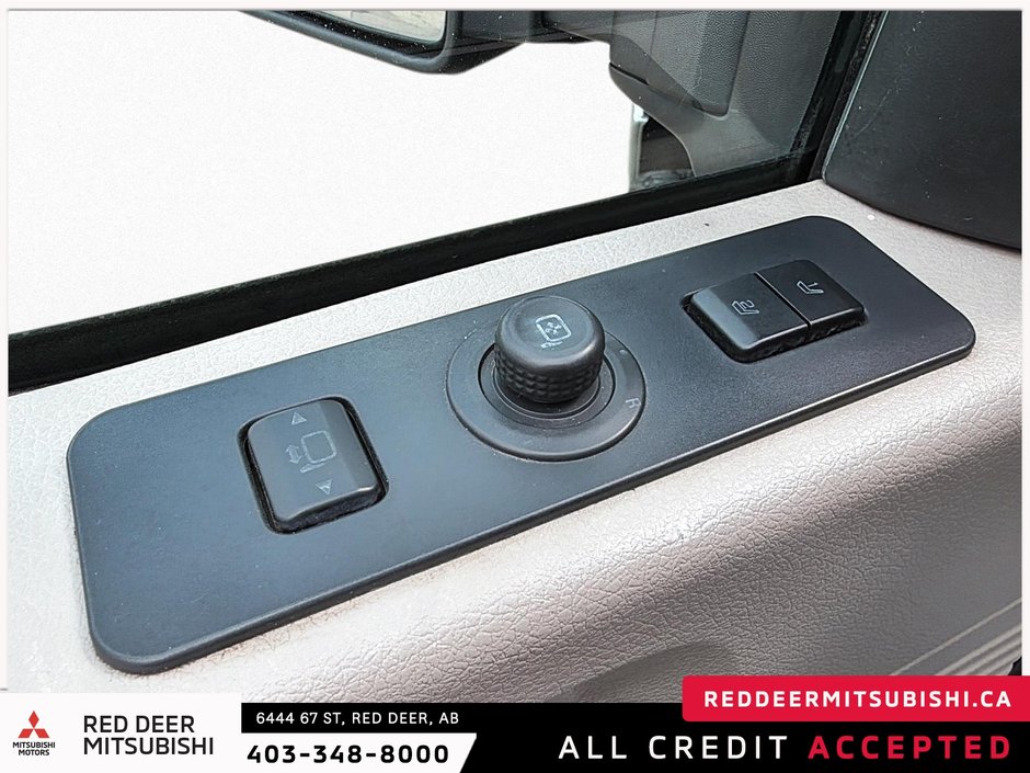 2010 Ford F-350SD Lariat-10