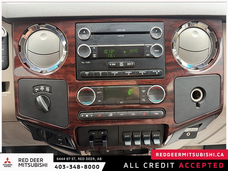2010 Ford F-350SD Lariat-13
