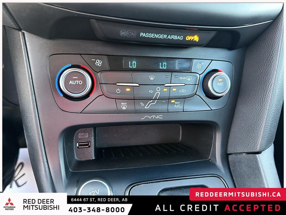 2016 Ford Focus SE-16