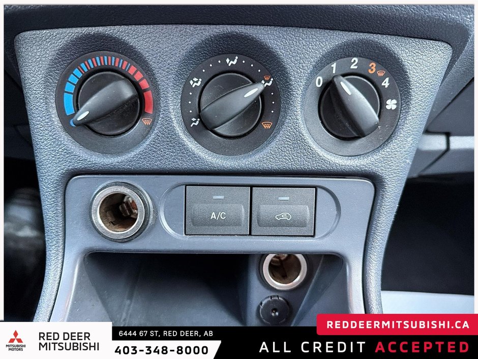 2011 Ford Transit Connect XLT Premium-13