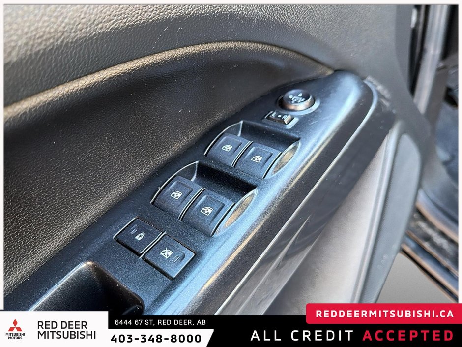 2022 GMC Canyon AT4 w/Leather-9