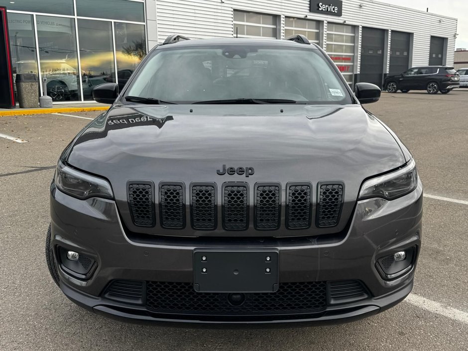 2023 Jeep Cherokee Altitude-1