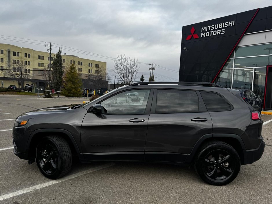 2023 Jeep Cherokee Altitude-2