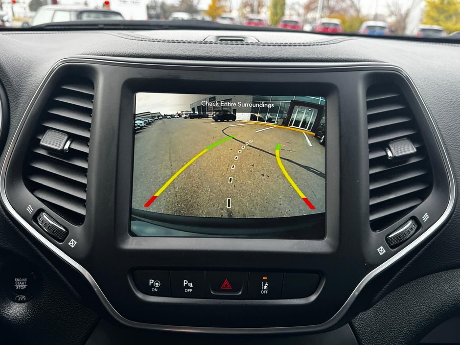 2023 Jeep Cherokee Altitude-18