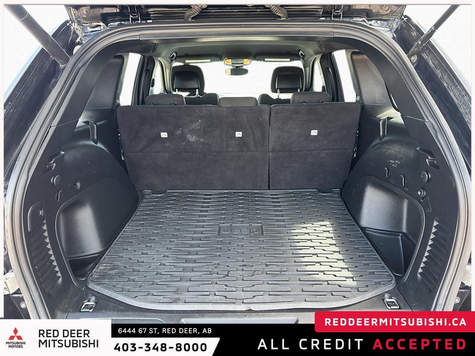 2022 Jeep GRAND CHEROKEE WK Laredo E-5