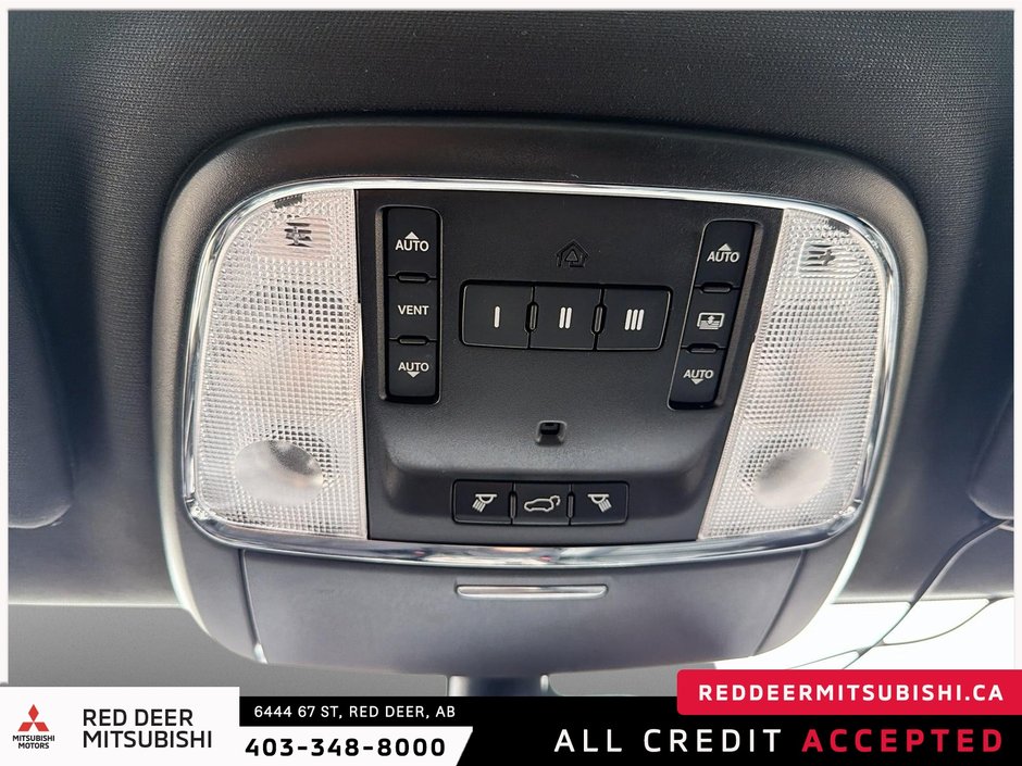 2014 Jeep Grand Cherokee Overland-21