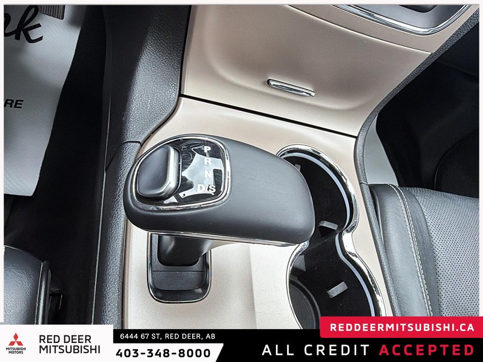 2014 Jeep Grand Cherokee Overland-19
