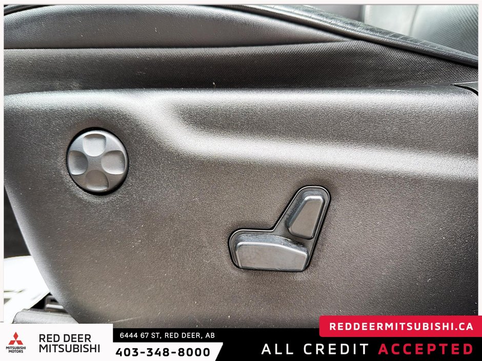 2014 Jeep Grand Cherokee Overland-13