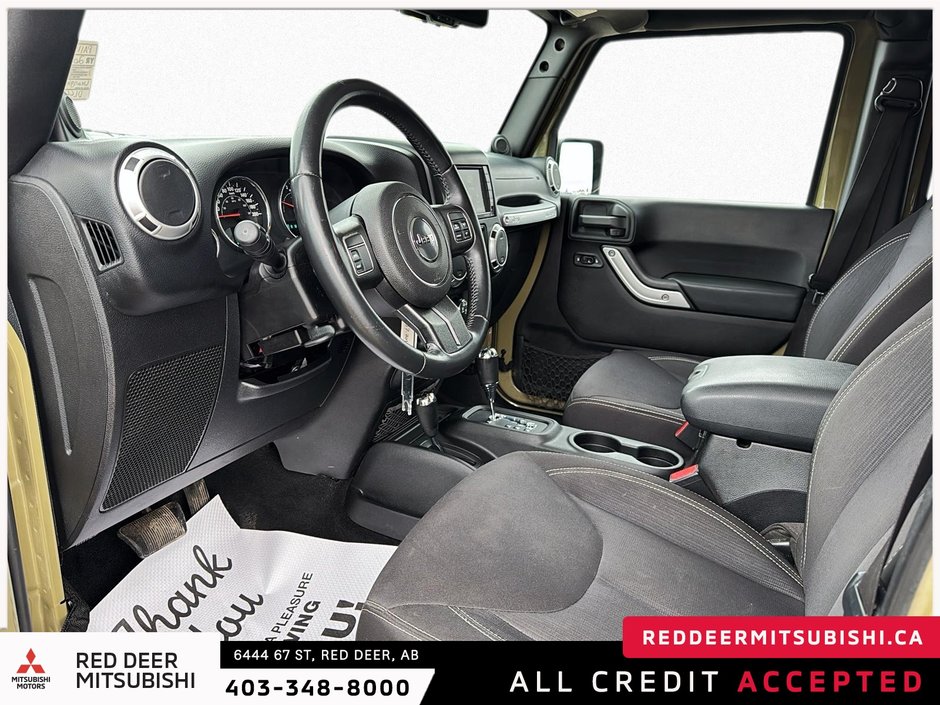 2013 Jeep Wrangler Unlimited Sahara-8