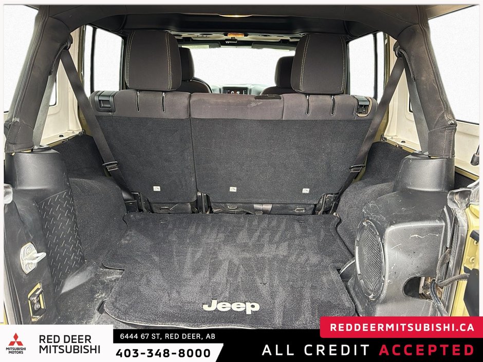 2013 Jeep Wrangler Unlimited Sahara-5