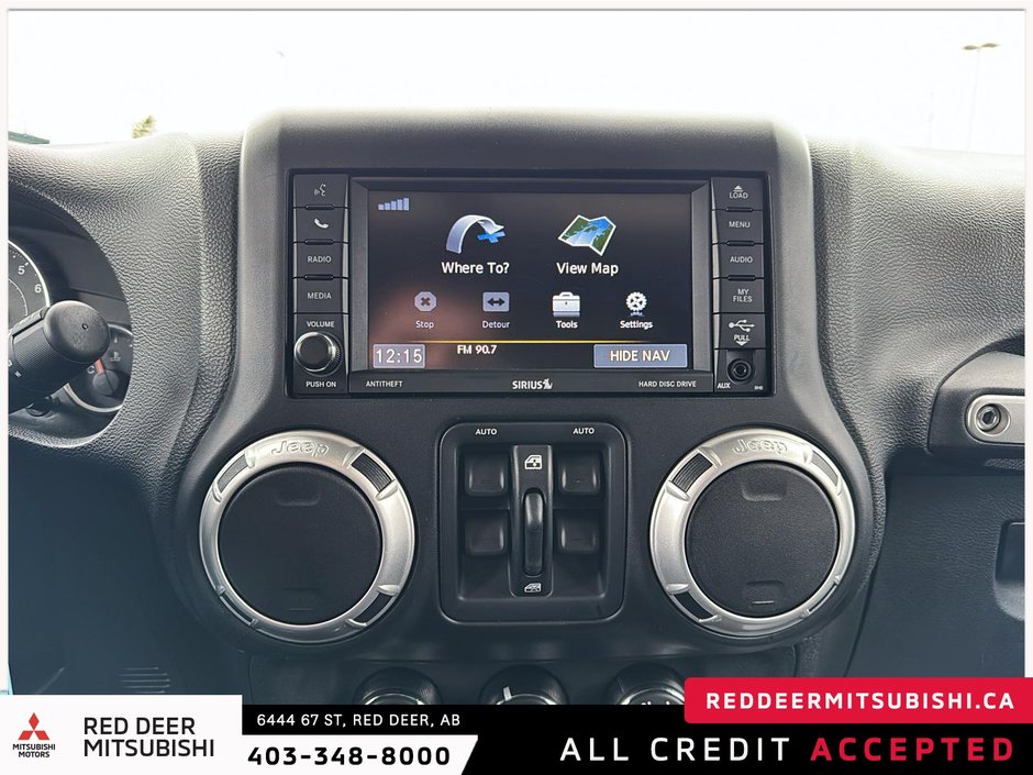2013 Jeep Wrangler Unlimited Sahara-16