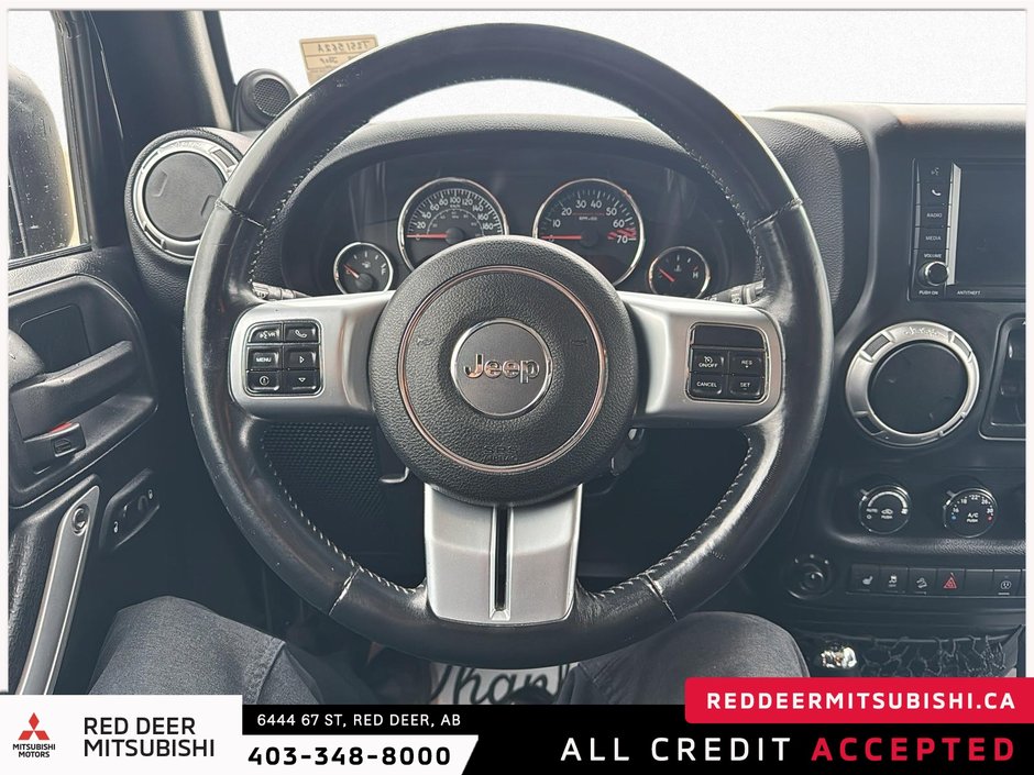 2014 Jeep Wrangler Unlimited Rubicon-11