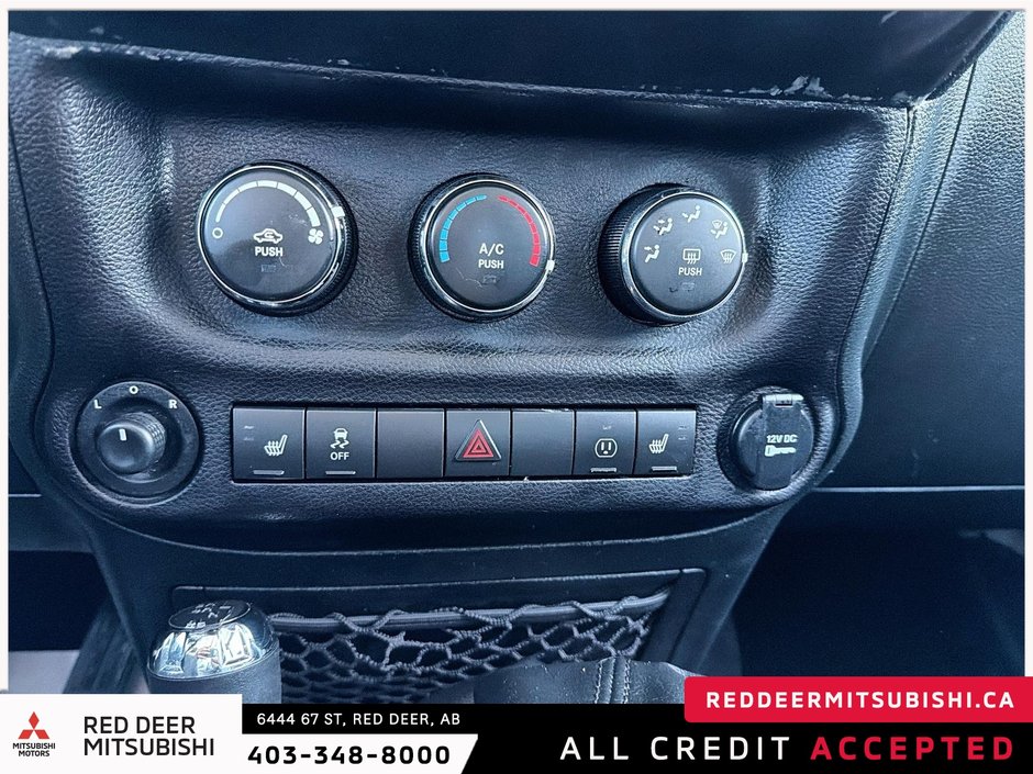 2017 Jeep Wrangler Unlimited Sahara-13