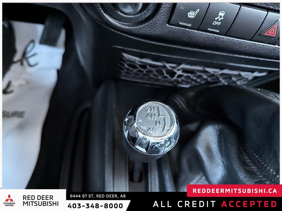 2017 Jeep Wrangler Unlimited Sahara-15