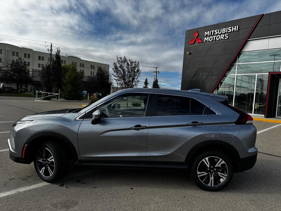 2024 Mitsubishi ECLIPSE CROSS SE-2