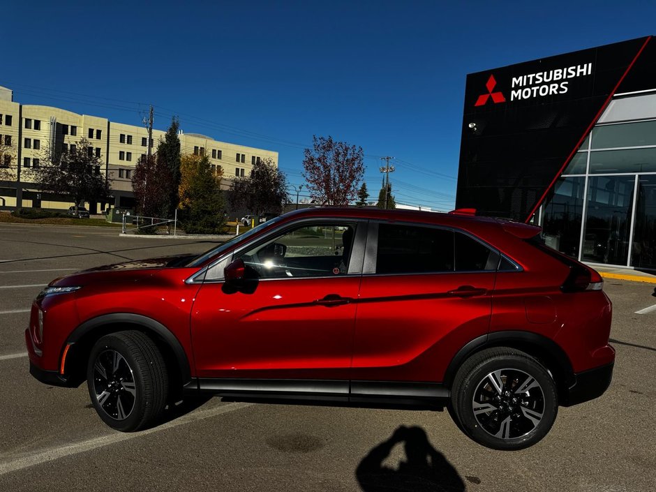 2024 Mitsubishi ECLIPSE CROSS SE-2