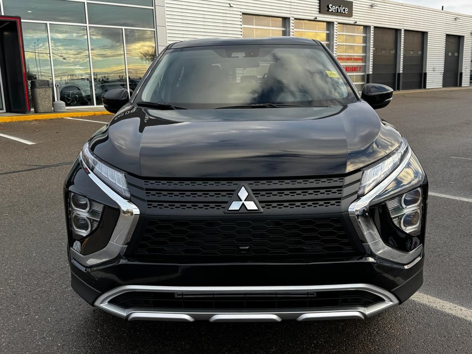 2024 Mitsubishi ECLIPSE CROSS SE-1