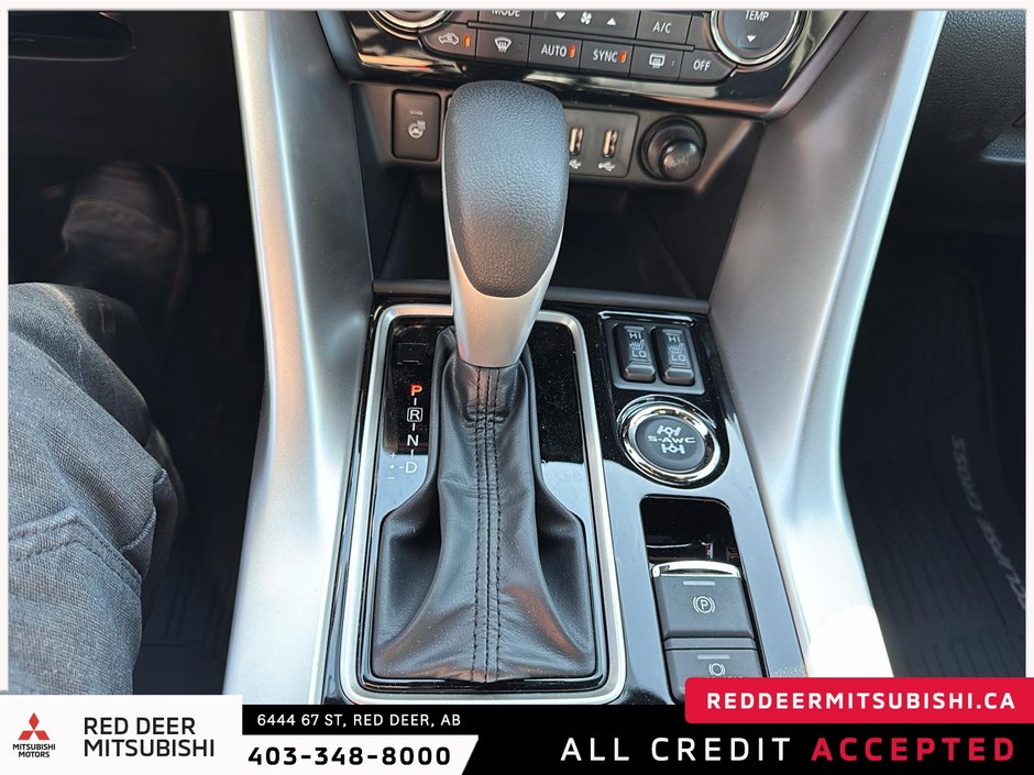 2025 Mitsubishi ECLIPSE CROSS SEL-13