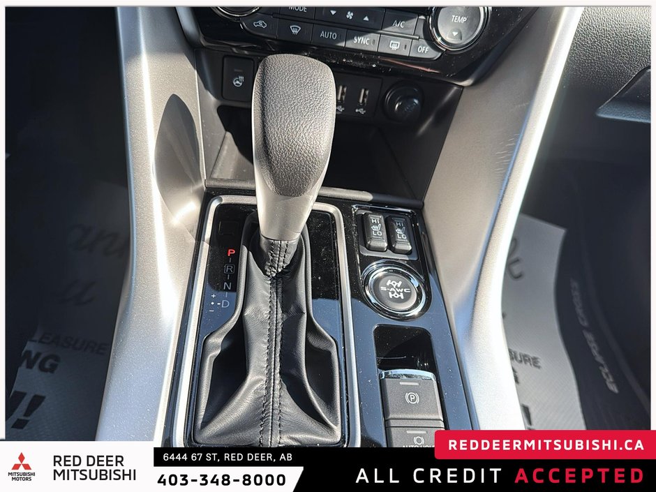 2025 Mitsubishi ECLIPSE CROSS SEL-13