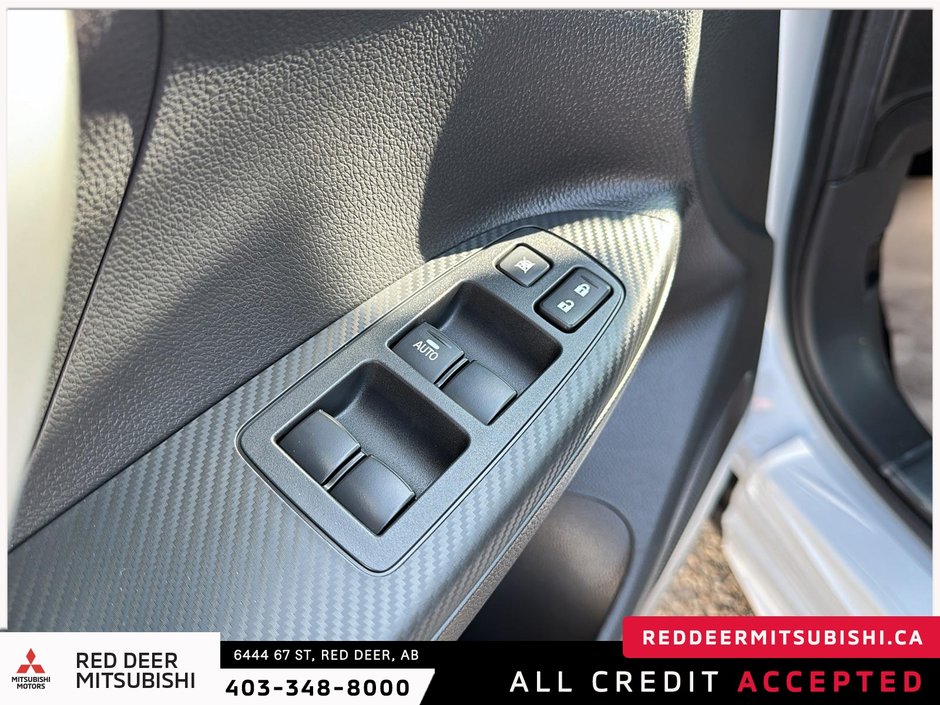 2025 Mitsubishi ECLIPSE CROSS SEL S-AWC-9