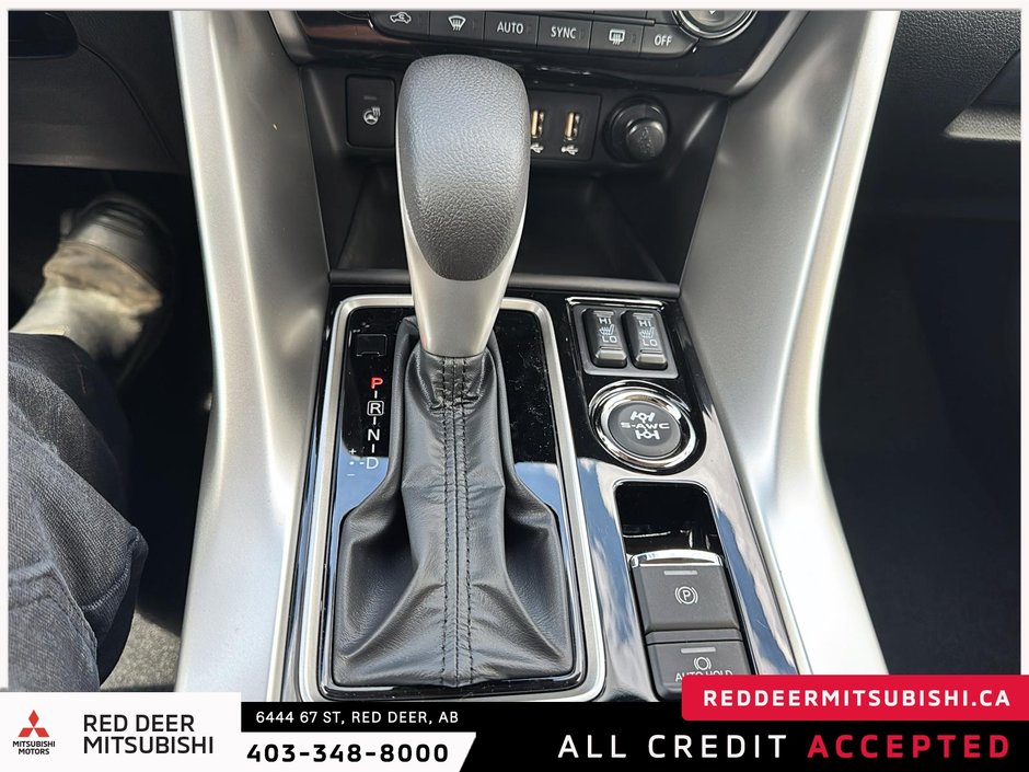 2025 Mitsubishi ECLIPSE CROSS SE-13